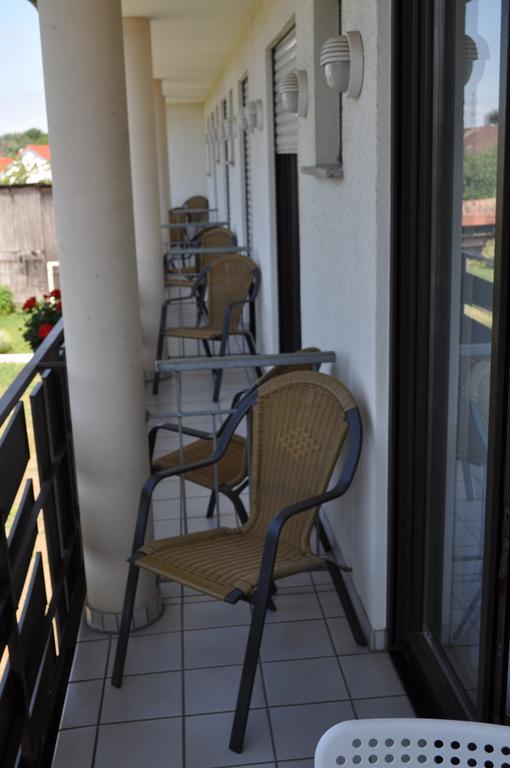 Hotel Wiesental Naehe Friedrichshafen Меккенбойрен Экстерьер фото