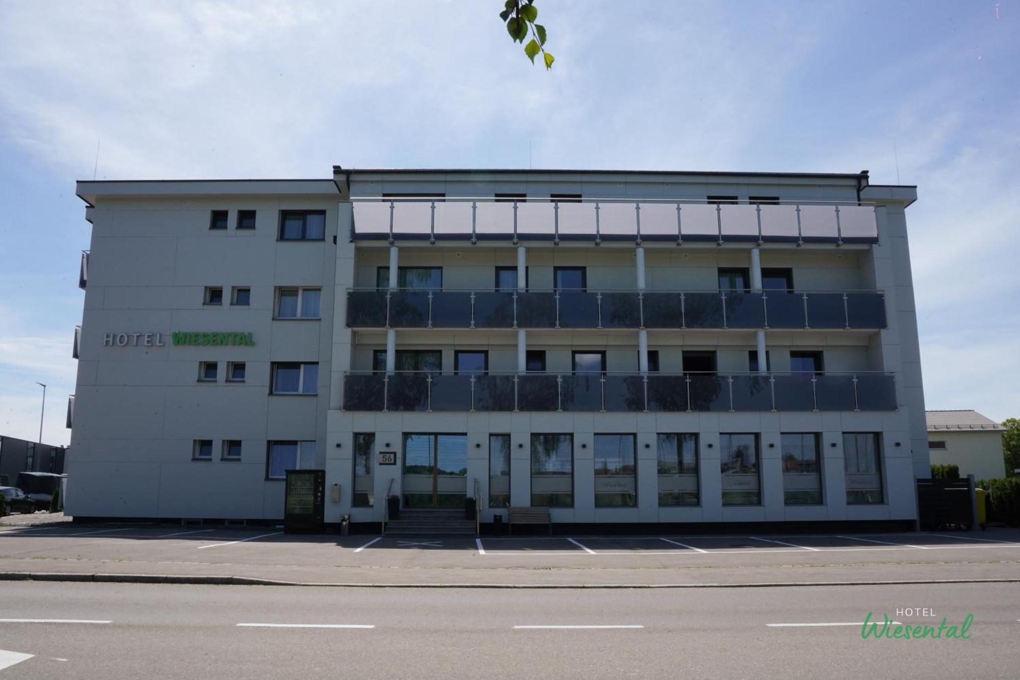 Hotel Wiesental Naehe Friedrichshafen Меккенбойрен Экстерьер фото